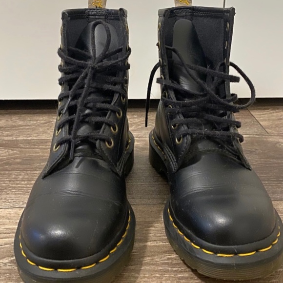 Dr Martens Women's Smooth Leather Lace Up Boots - Picture 4 of 7